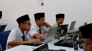 Santri IDN Boarding School di Kelas