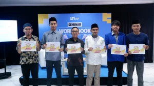 Pengumuman penulis terpilih dalam ajang IDN Writing Challenge 2025 di acara Seminar Literasi