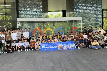 Santri SMK IDN dari jurusan IT (TKJ, RPL, DKV) keliling 3 negara dalam program terbaik di IDN Boarding School: IDN Backpacker