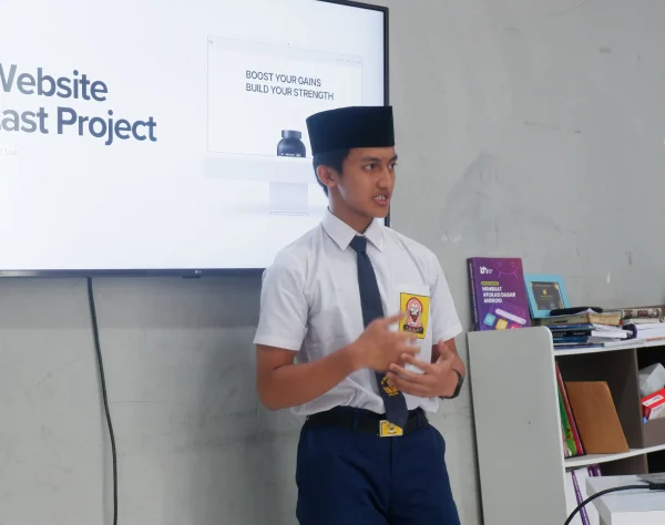 santri pesantren idn boarding school jago berbahasa inggris