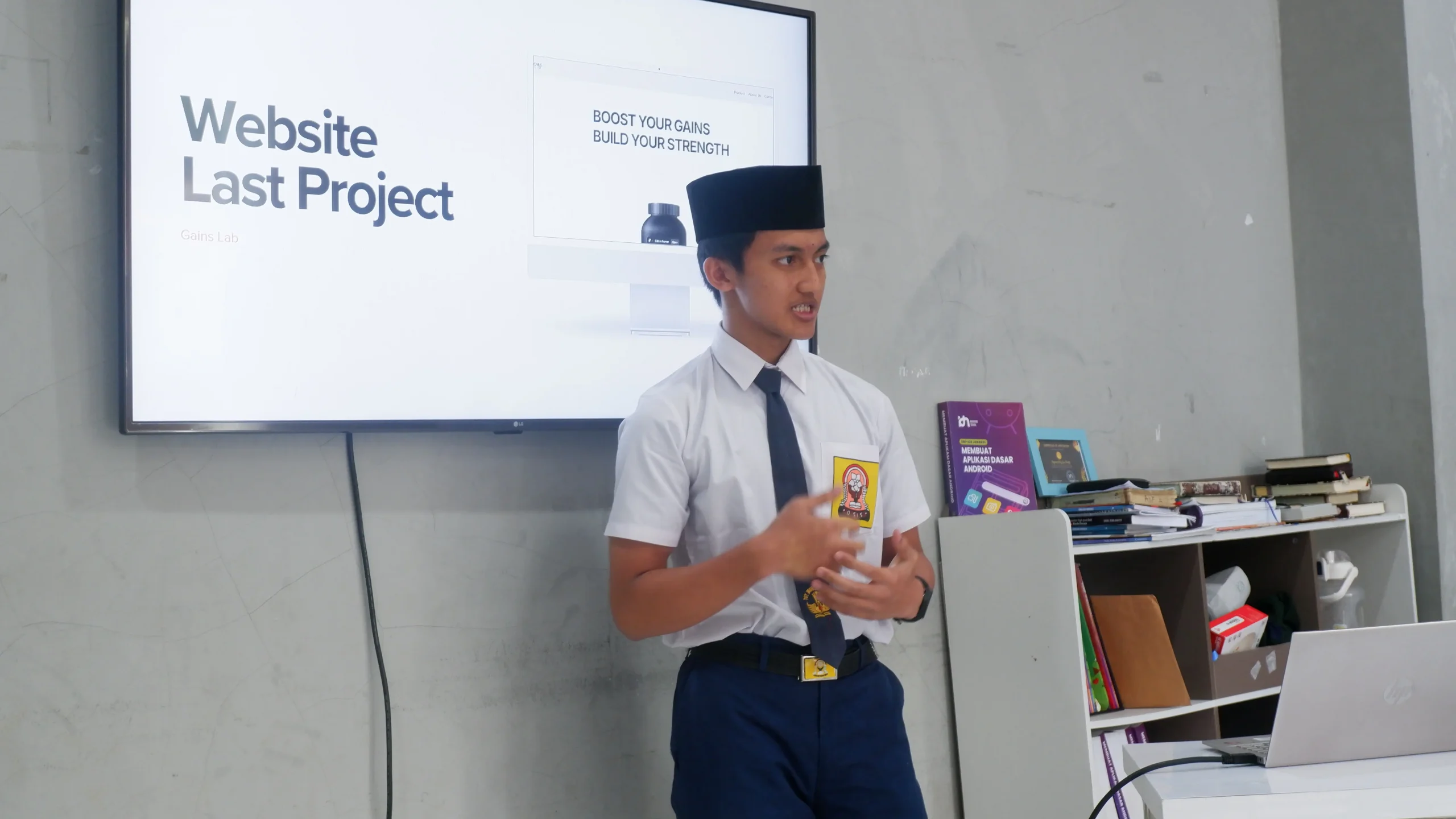 santri pesantren idn boarding school jago berbahasa inggris
