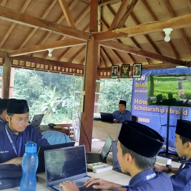 sekolah pesantren jurusan TKJ dan RPL terdekat untuk warga Jatim (Jawa Timur) dan sekitarnya. Ada di Malang dekat Bromo!
