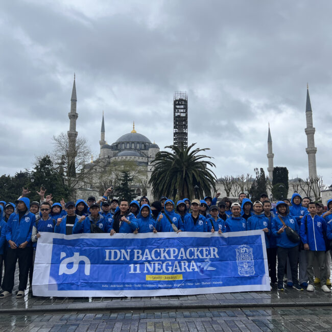 Santri Pesantren Tahfidz dan IT IDN Boarding School mengunjungi Hagia Sophia Turki dan bertemu alumni