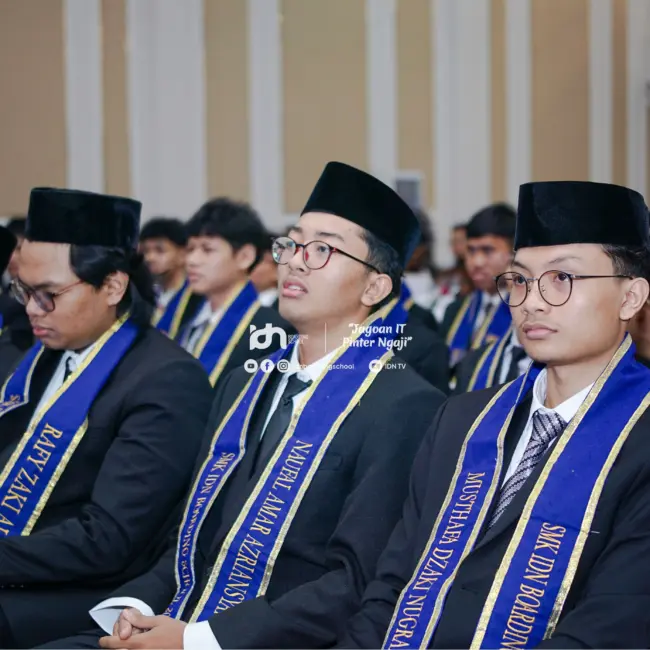 Wisudawan SMK IDN Boarding School