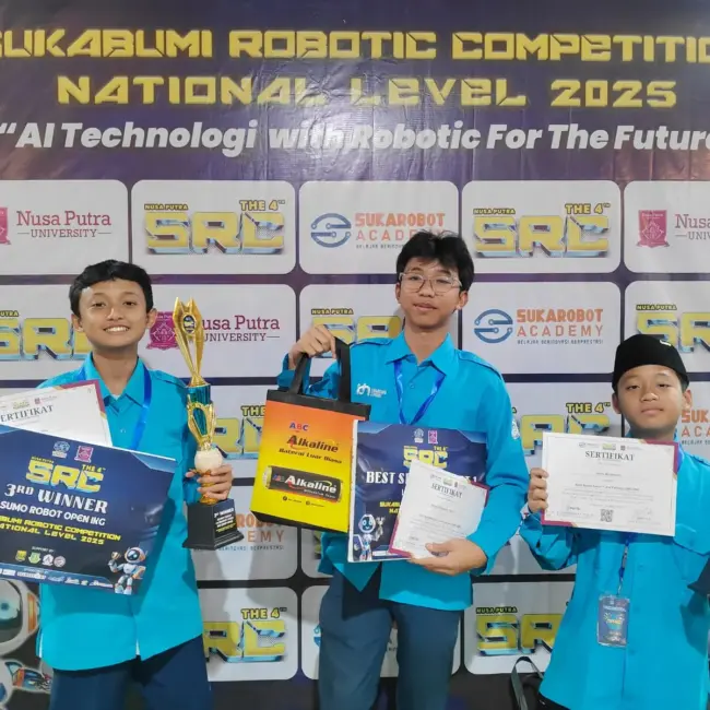 Santri SMP IDN Jonggol raih Juara 3 Sumo 1Kg dan Best Speed Line Follower di Sukabumi Robotic Competition 2025
