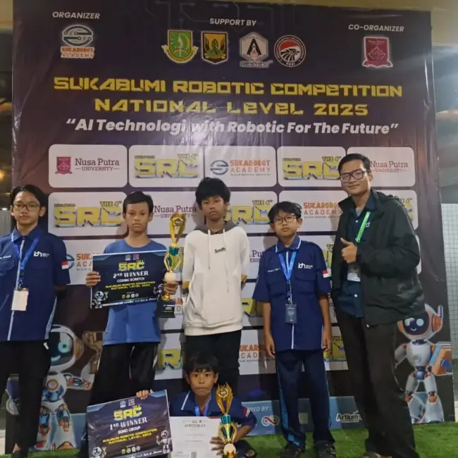 Santri SMP IDN Boarding School Pamijahan raih Juara 1 & 2 Nasional Sukabumi Robotic Competition 2025