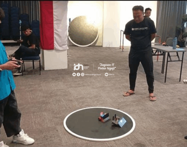 kompetisi robot sumo di rysc malaysia