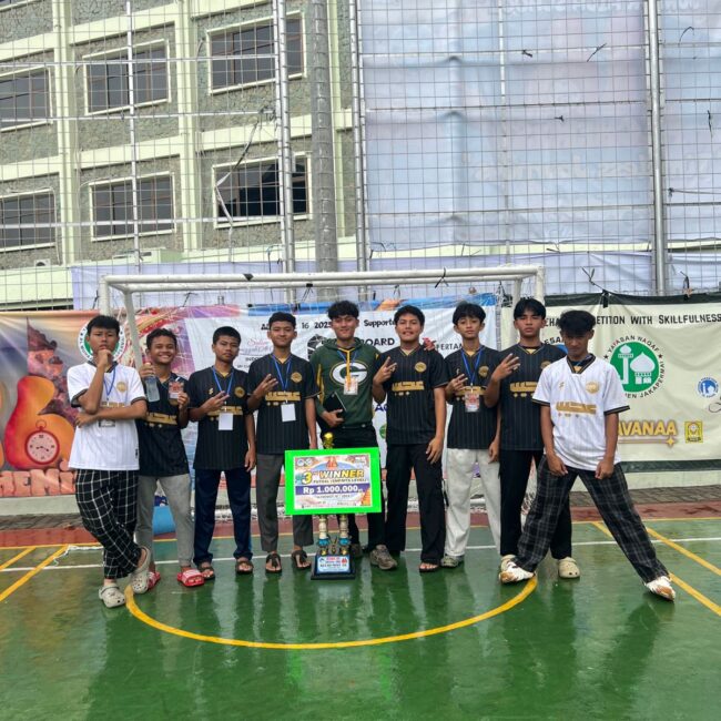 Tim futsal SMP IDN Jonggol meraih Juara 3 di Alchemist Festival