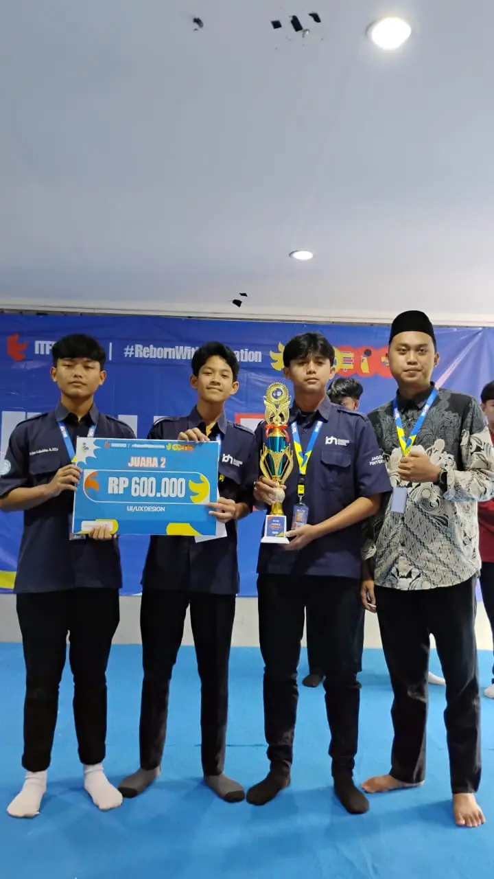 Santri SMK IDN Pamijahan meraih Juara 2 UI/UX di IT Fest Reborn 2025