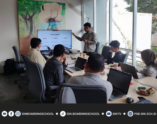 siswa idn boarding school mengajar di kampus dan perusahaan