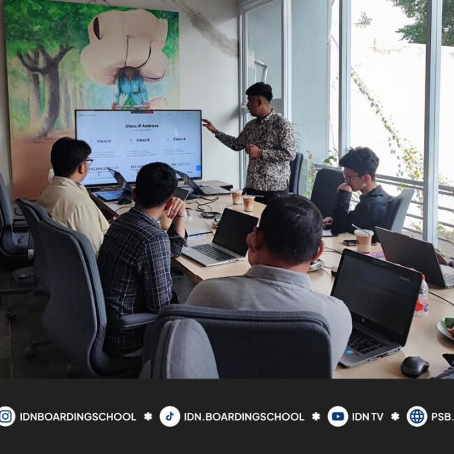 siswa idn boarding school mengajar di kampus dan perusahaan