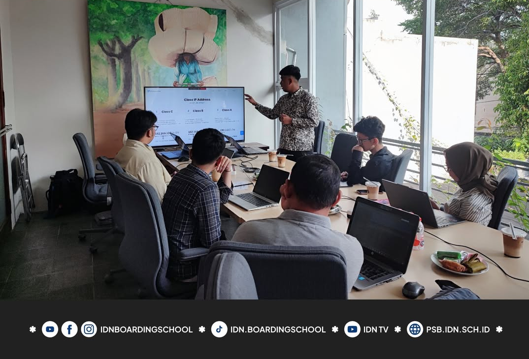 siswa idn boarding school mengajar di kampus dan perusahaan