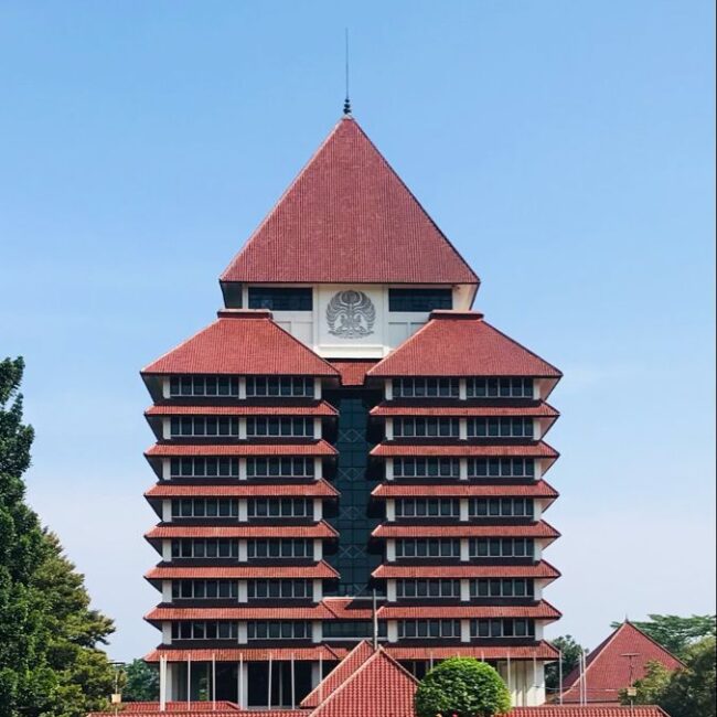 Gedung Rektorat UI Top 3 Universitas Terbaik Indonesia