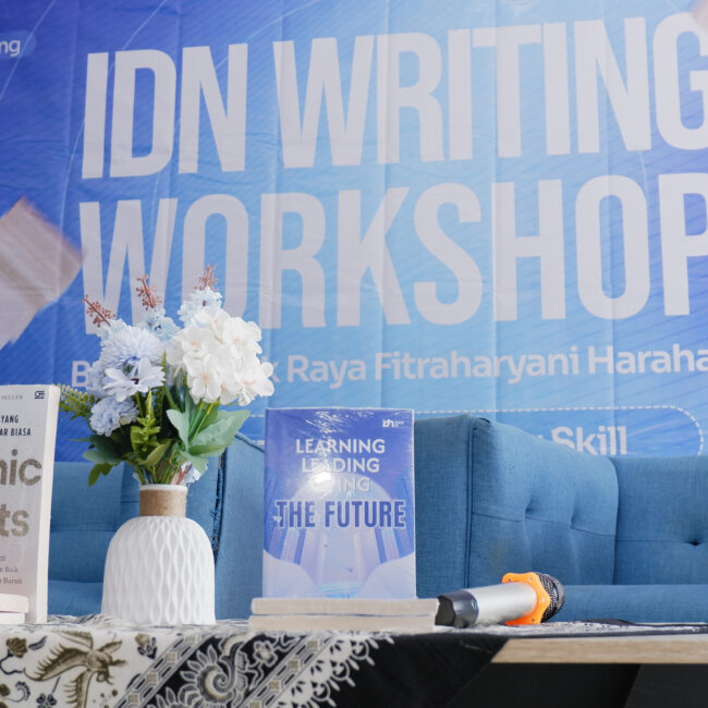 cegah brain rot dengan membaca buku dan menulis