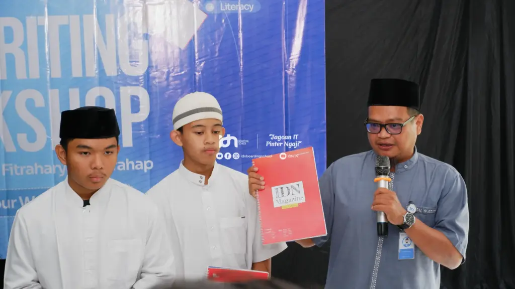karya buku dan magazine oleh siswa idn