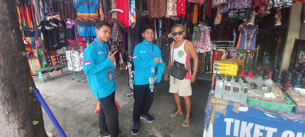 Siswa IDN mewawancarai Warga Bali