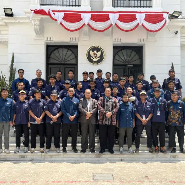 IDN Backpacker sekolah dan visit KBRI Kairo di Mesir
