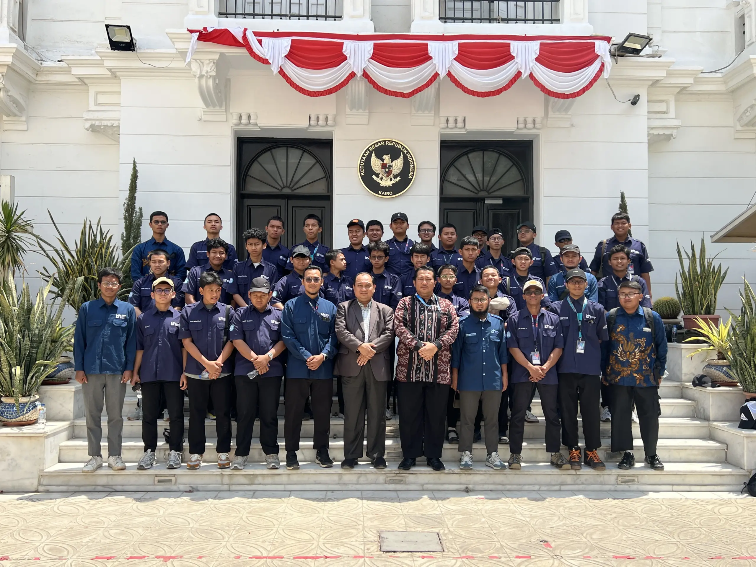 IDN Backpacker sekolah dan visit KBRI Kairo di Mesir