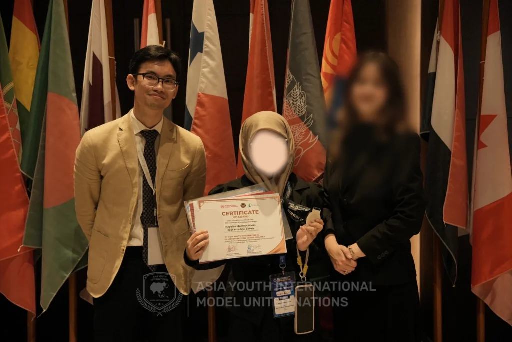 Siswi SMK IDN Berprestasi di AYIMUN 2026